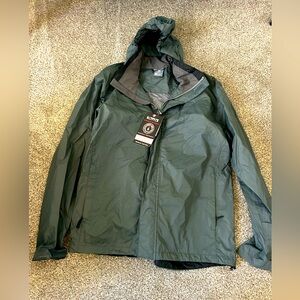 Rain jacket, sports and outdoors
Size men’s large